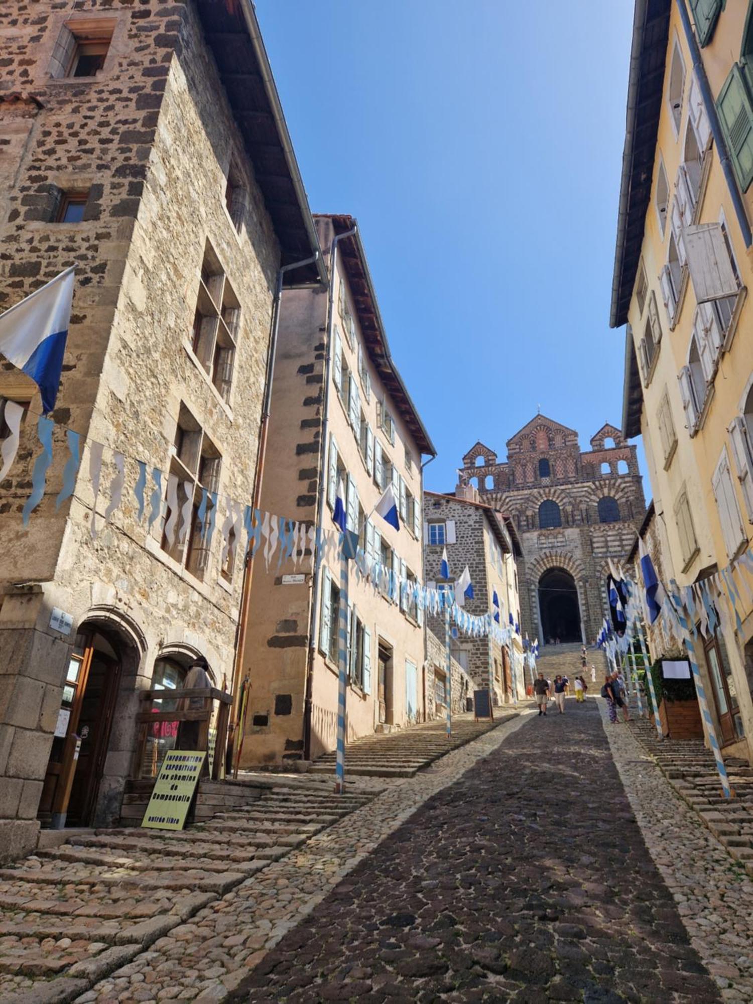 Gite Des Tables - Cathedrale, Coeur Historique, Vue Le Puy-en-Velay Zewnętrze zdjęcie